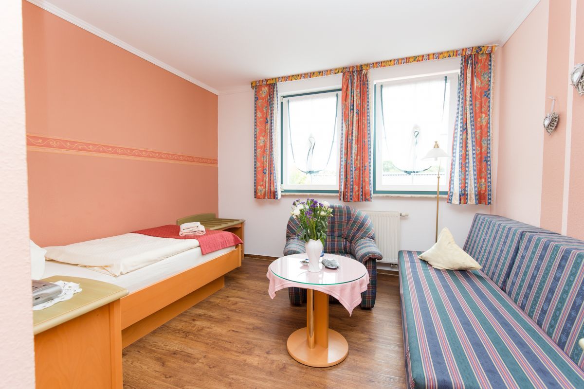 EINZELZIMMER 18 M²